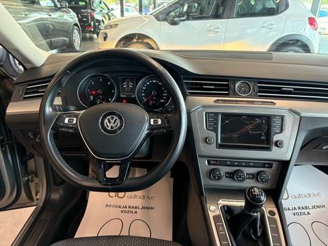 2015 Volkswagen Passat — sličica 15