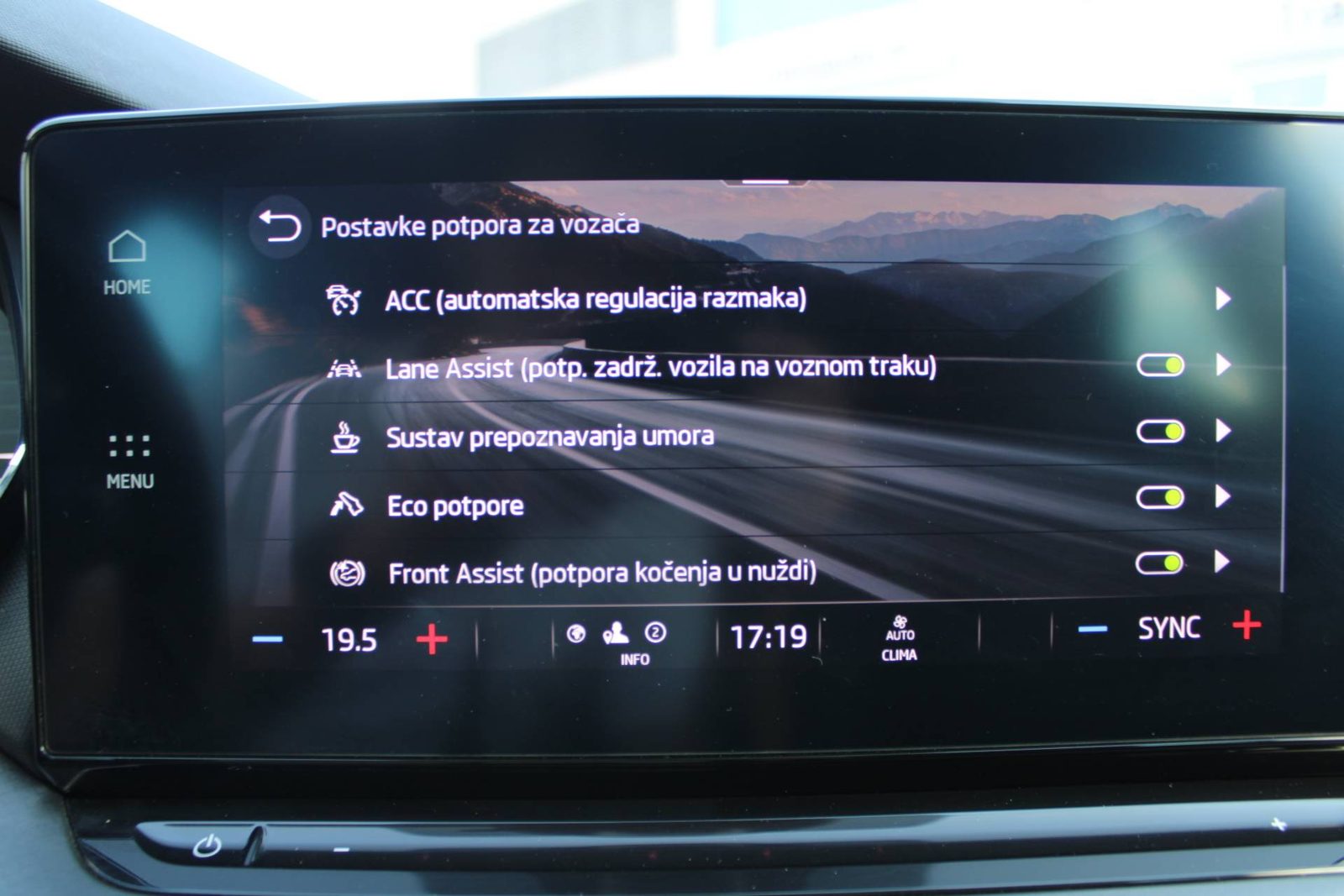 2023 Škoda Octavia Combi — fotografija 20
