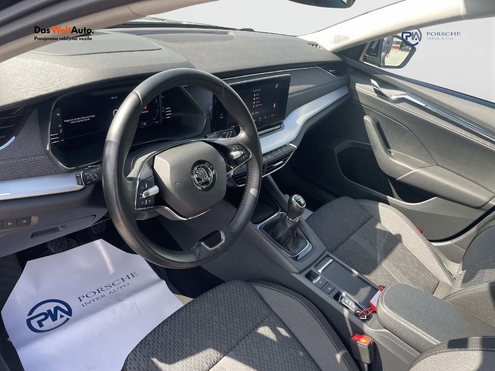 2020 Škoda Octavia Combi — fotografija 11