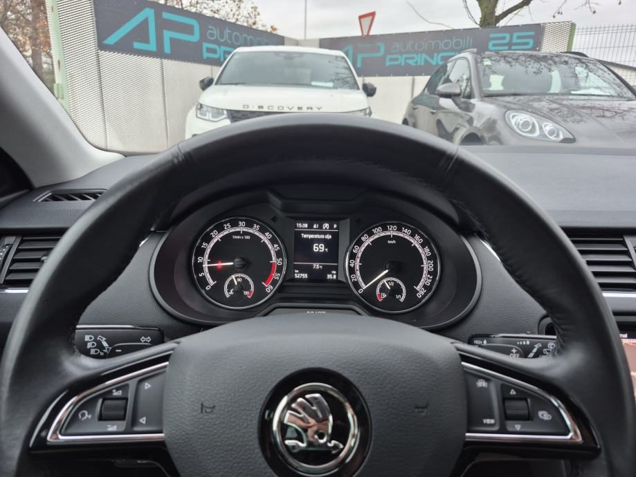 2020 Škoda Octavia Combi — fotografija 14
