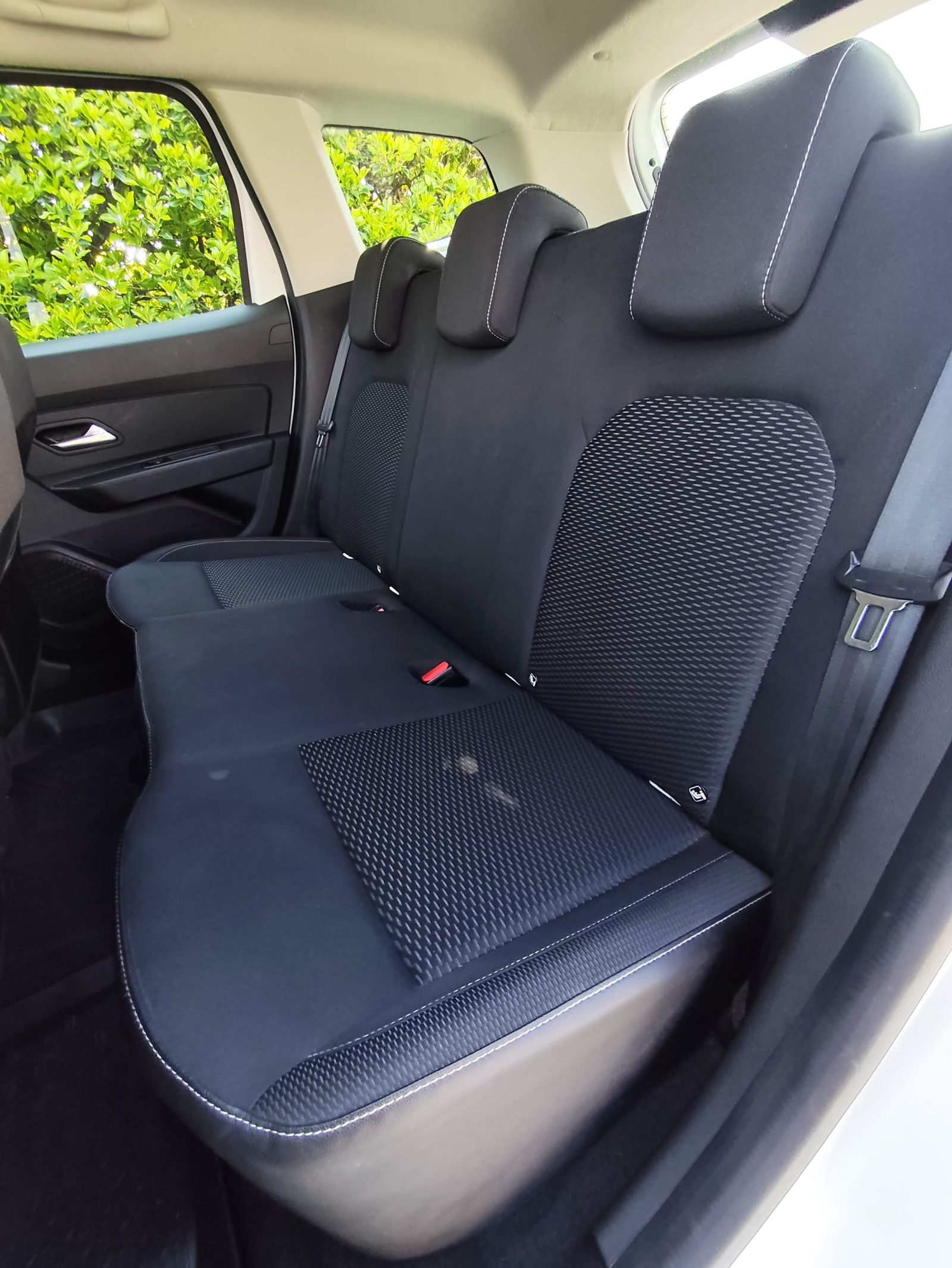 2018 Dacia Duster — fotografija 10