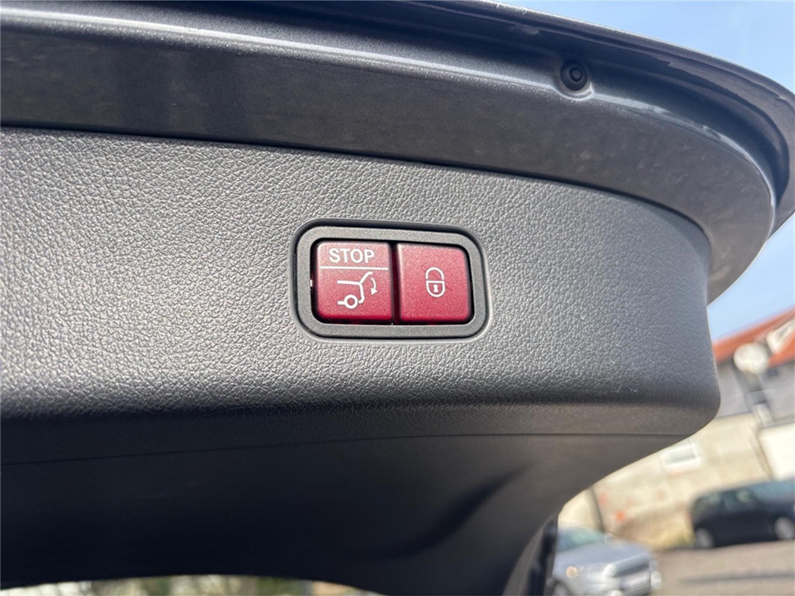 2023 Mercedes-Benz GLC — fotografija 19