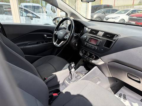 2014 Kia Rio — sličica 12