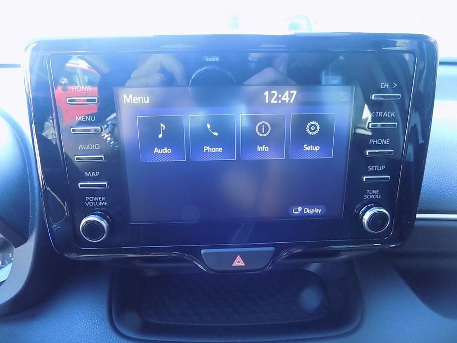 2022 Toyota Yaris — fotografija 15