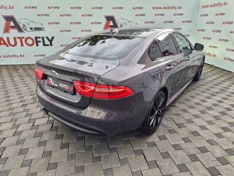 2017 Jaguar XE — sličica 8
