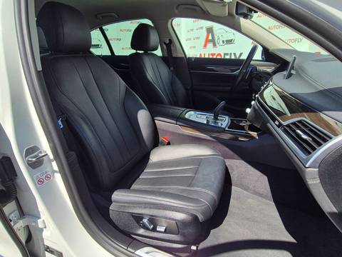 2019 BMW Serija 7 — sličica 18