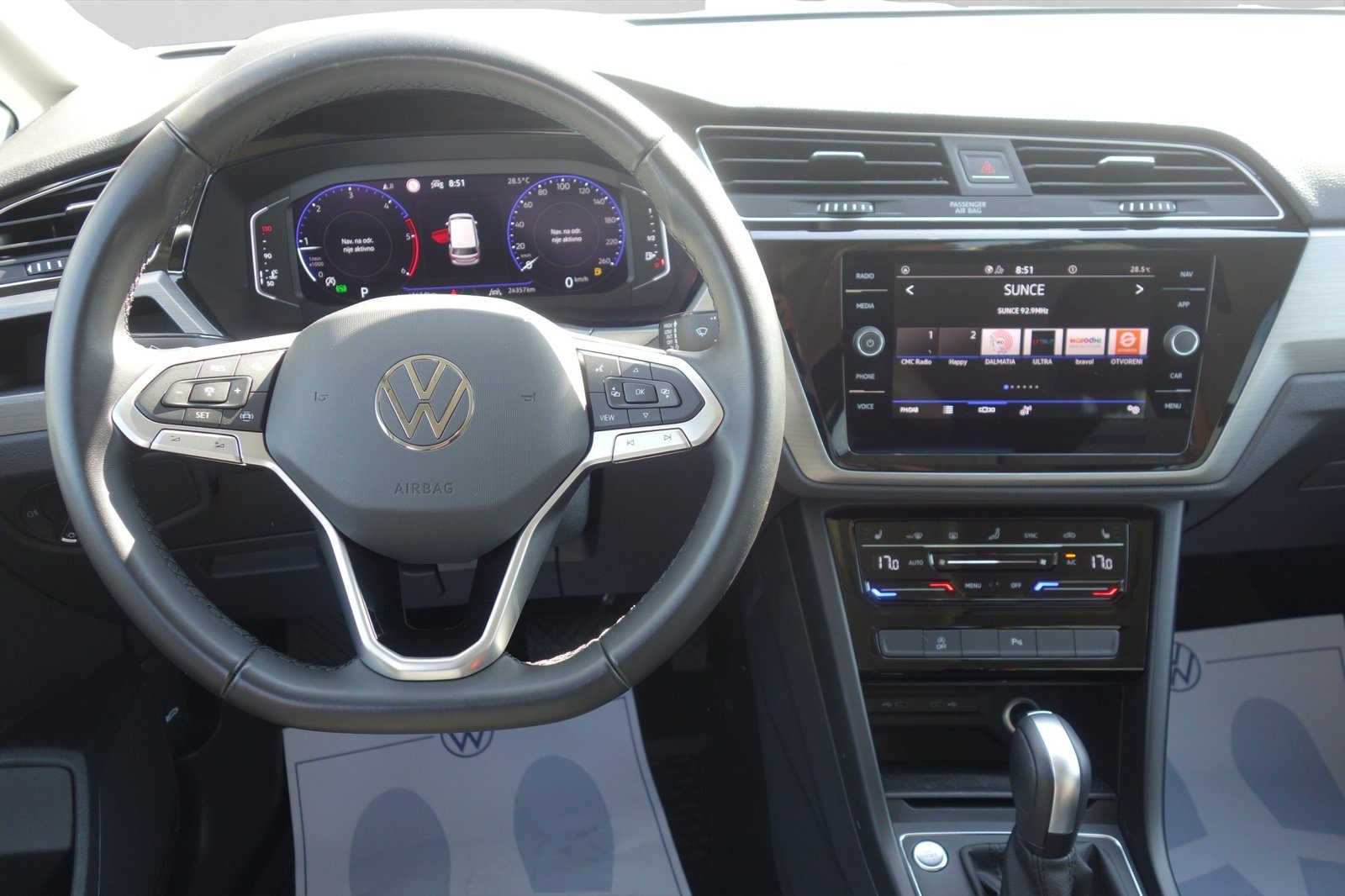 2025 Volkswagen Touran R-Line — fotografija 10