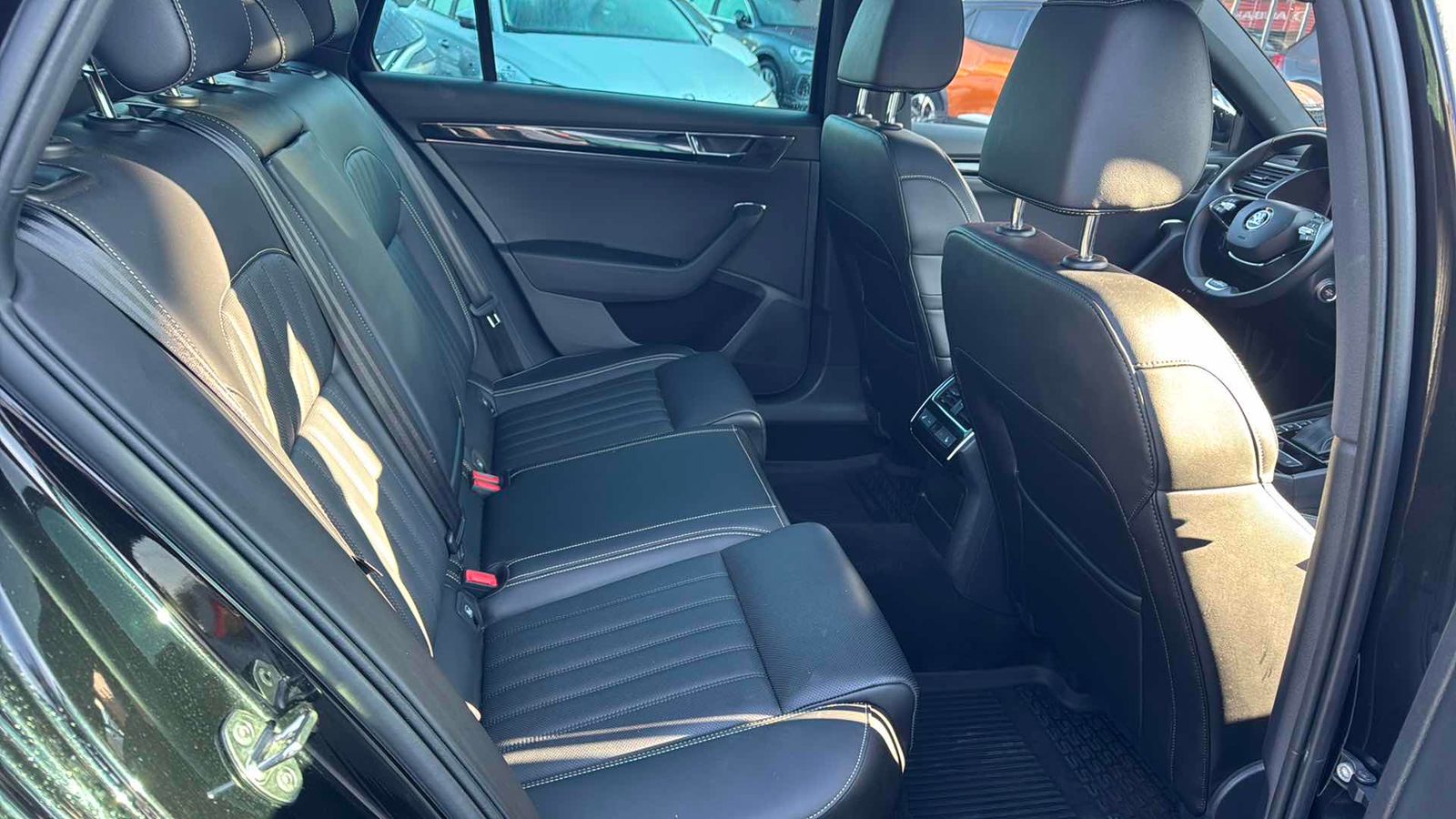 2020 Škoda Superb — fotografija 10