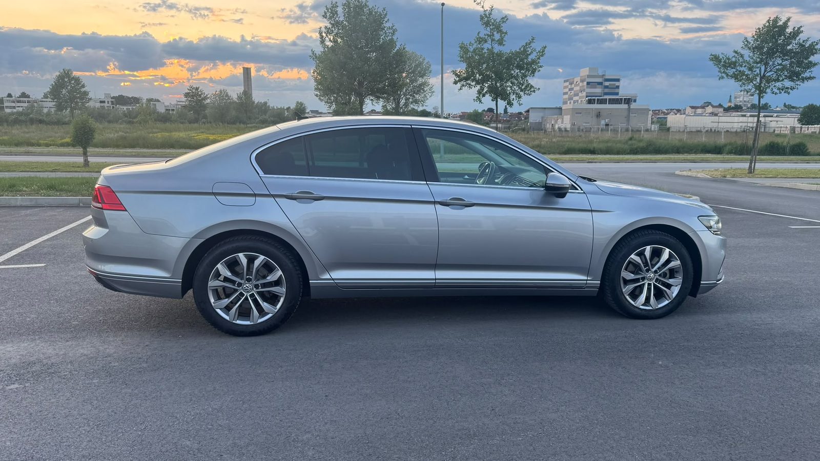 2020 Volkswagen Passat — fotografija 3