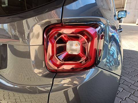 2022 Jeep Renegade — sličica 12