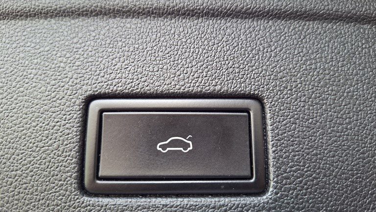 2018 Volkswagen Touareg — fotografija 26