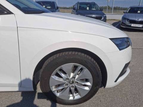 2021 Škoda Octavia — sličica 15