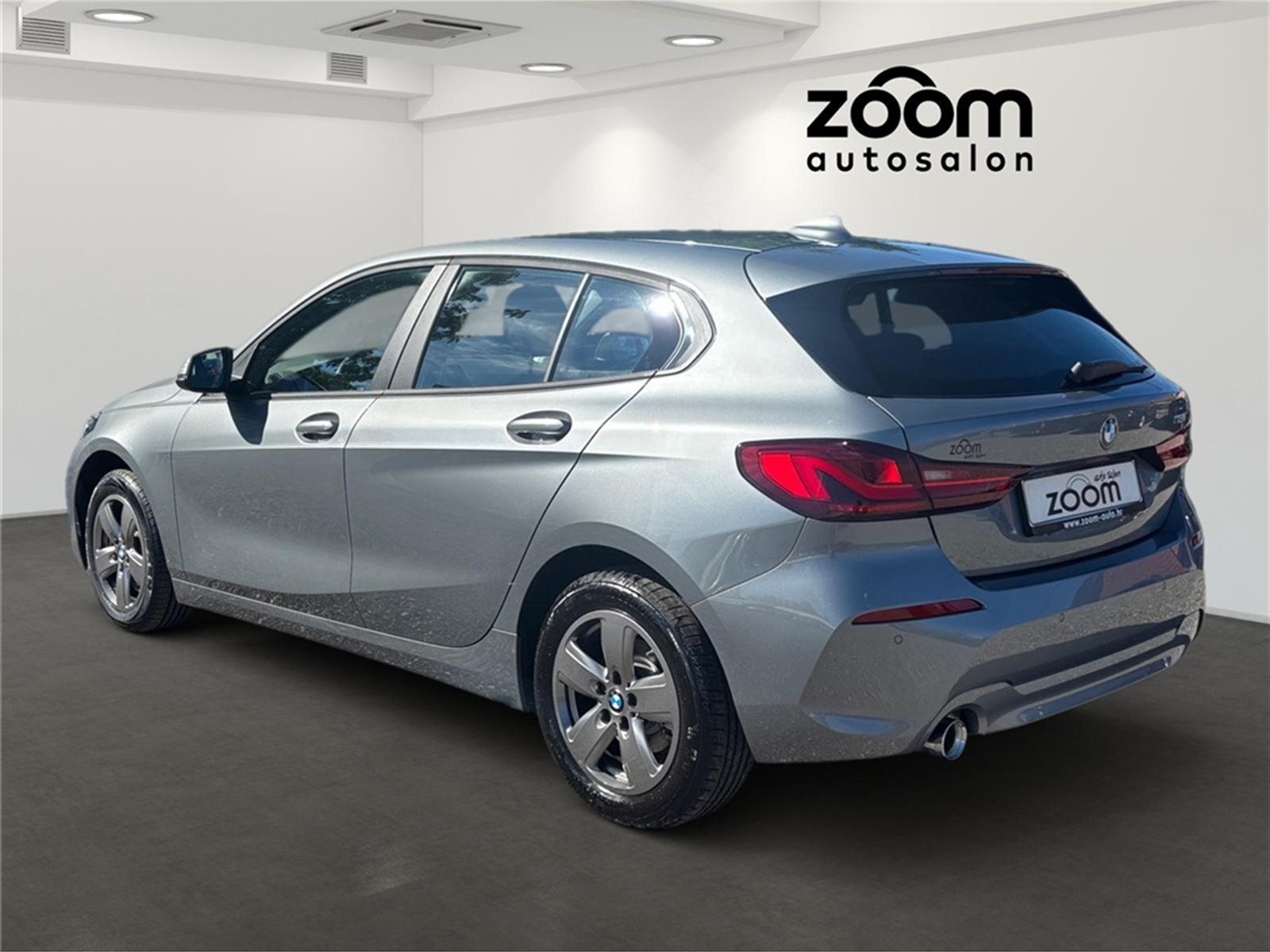 2023 BMW Serija 1 — fotografija 3