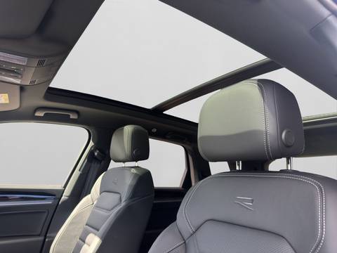 2025 Volkswagen Touareg — sličica 19