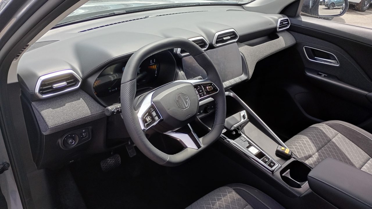 2026 MG ZS — fotografija 17