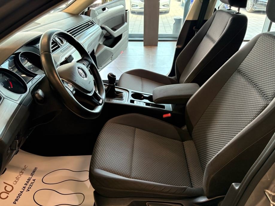 2015 Volkswagen Passat — fotografija 17