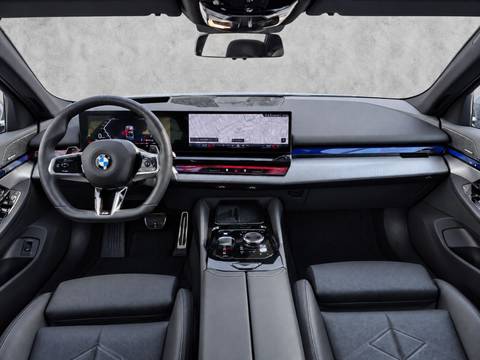2025 BMW Serija 5 M Sport — sličica 12
