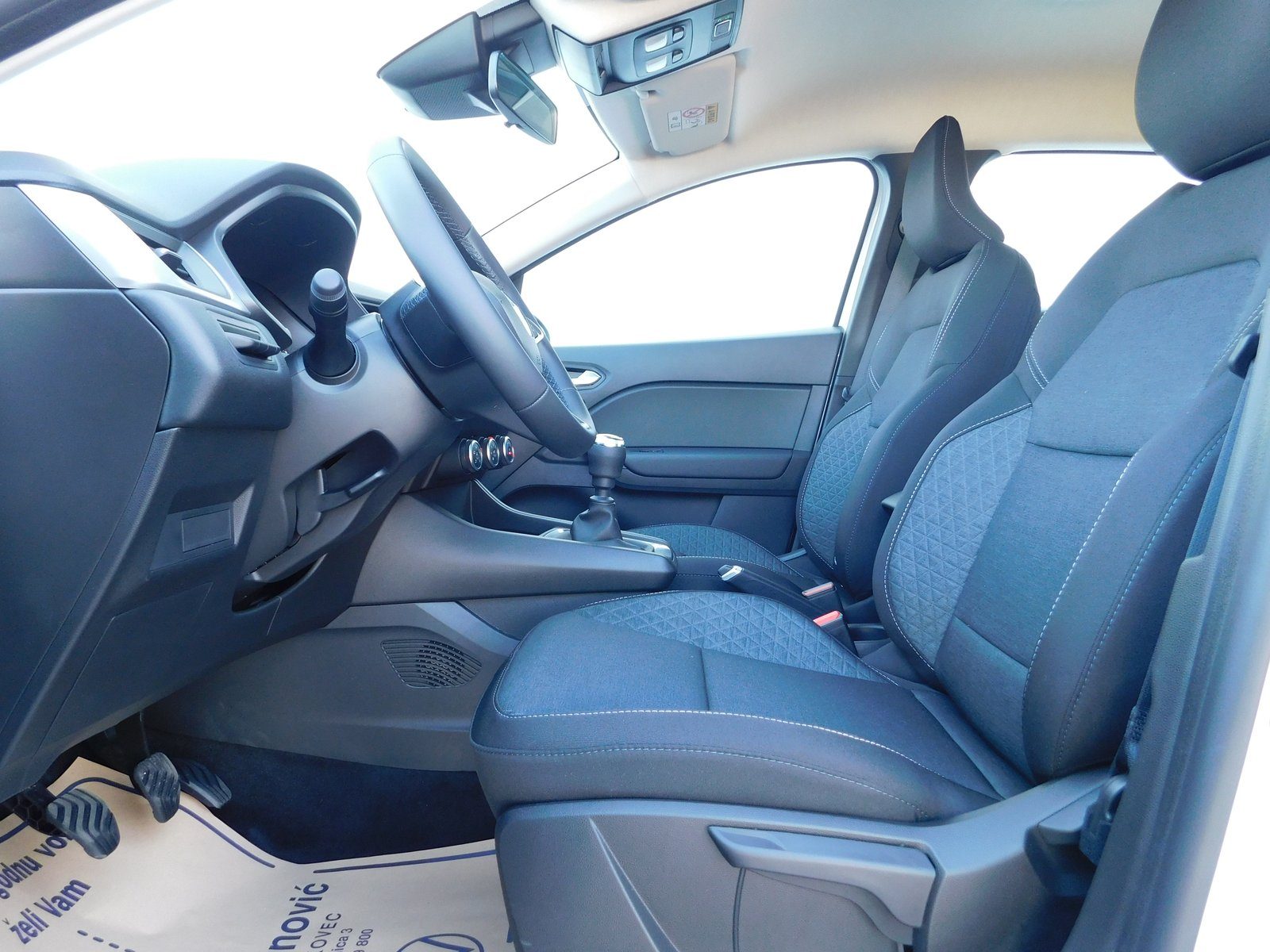 2023 Renault Captur — fotografija 7
