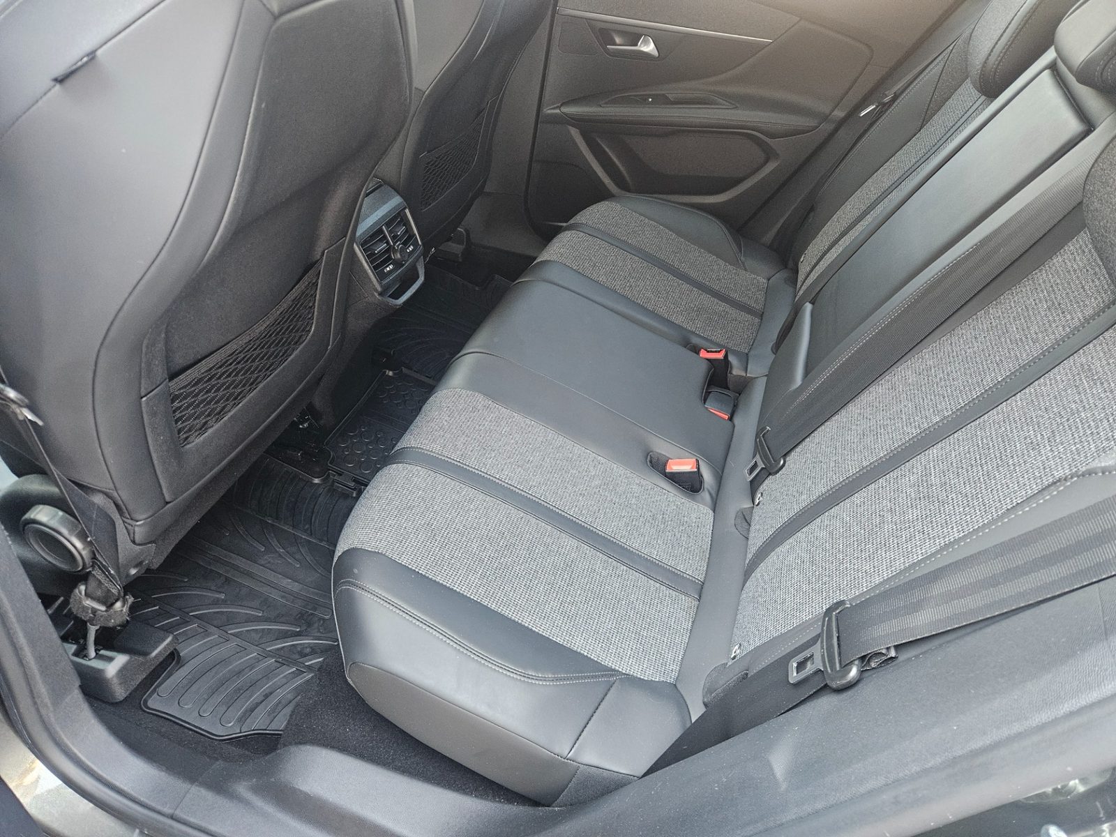 2017 Peugeot 3008 — fotografija 16