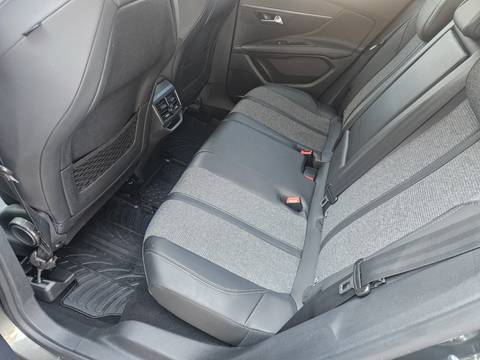 2017 Peugeot 3008 — sličica 16