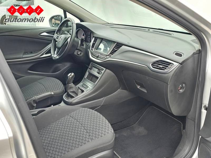 2019 Opel Astra — fotografija 7