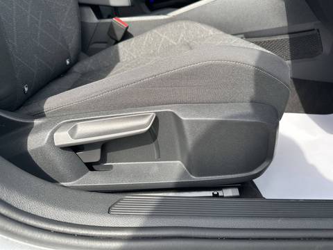 2024 Volkswagen Golf — sličica 23
