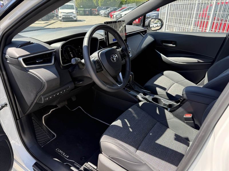 2025 Toyota Corolla — fotografija 8