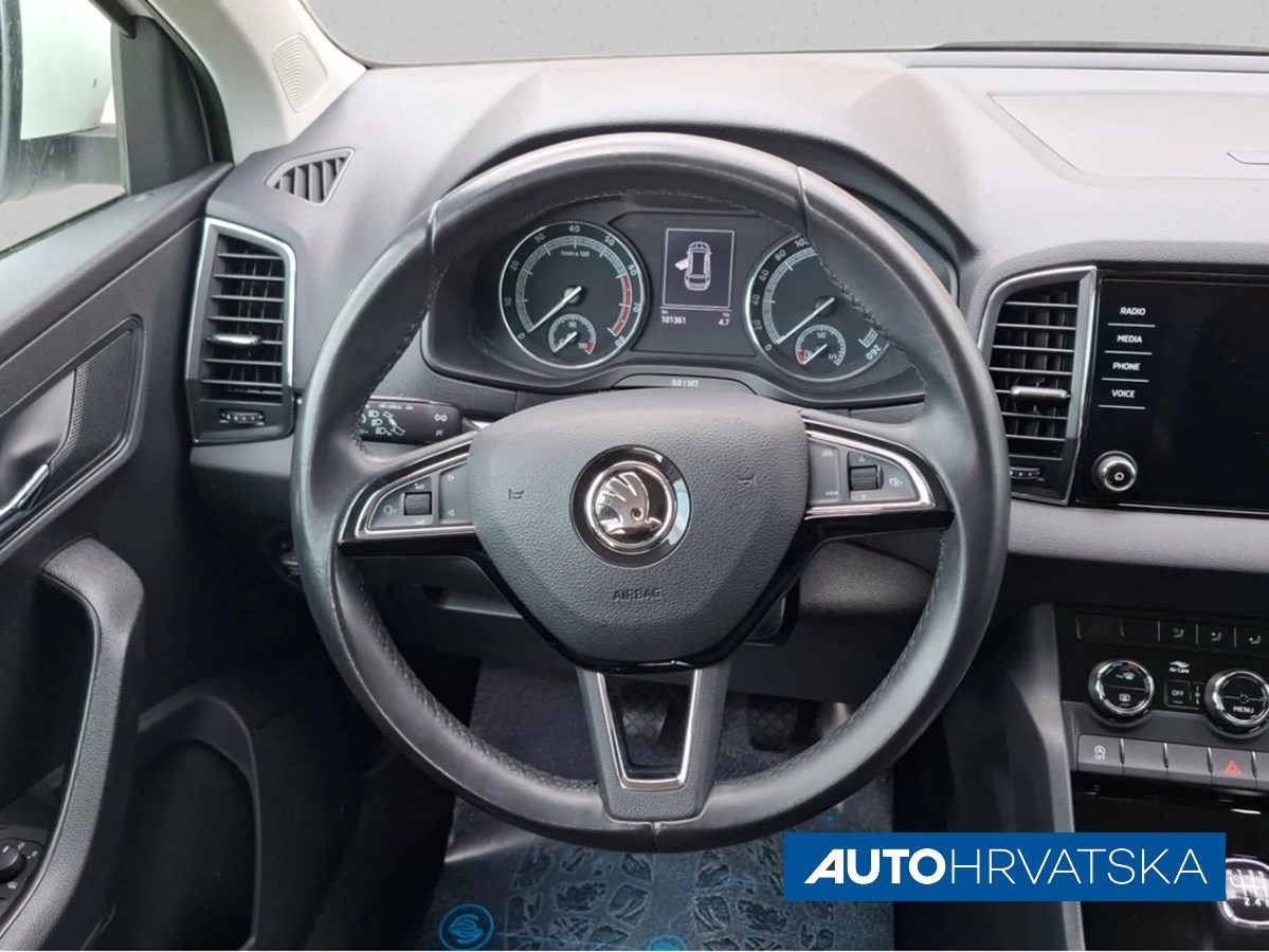 2019 Škoda Karoq — fotografija 11