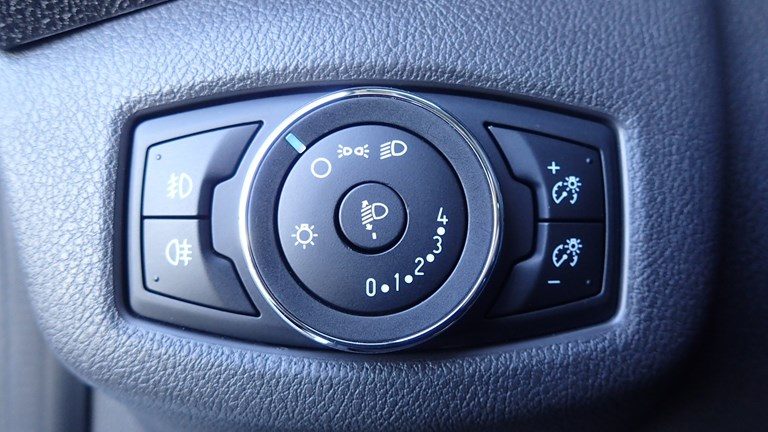 2016 Ford Tourneo — fotografija 15