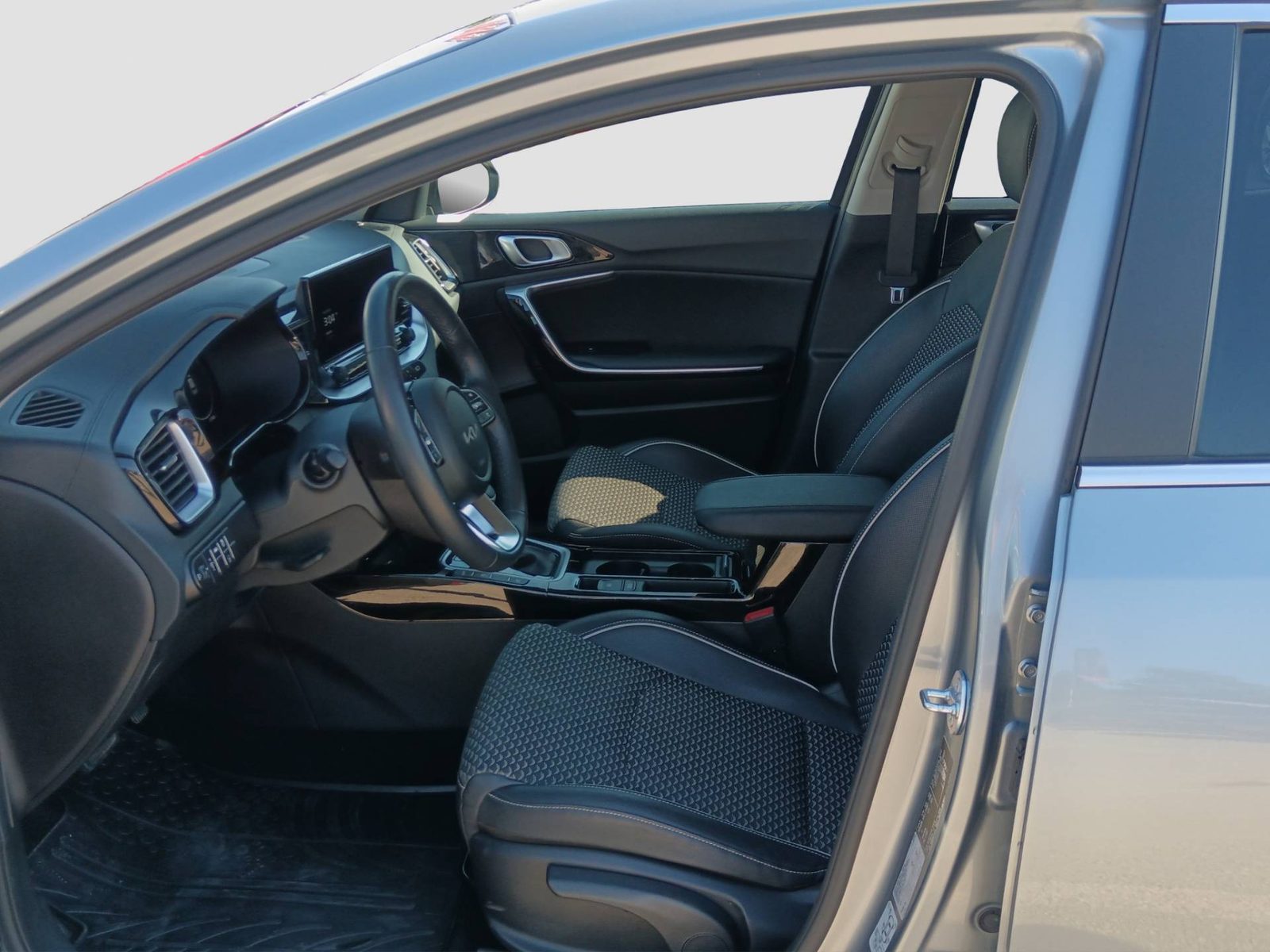 2025 Kia XCeed — fotografija 12