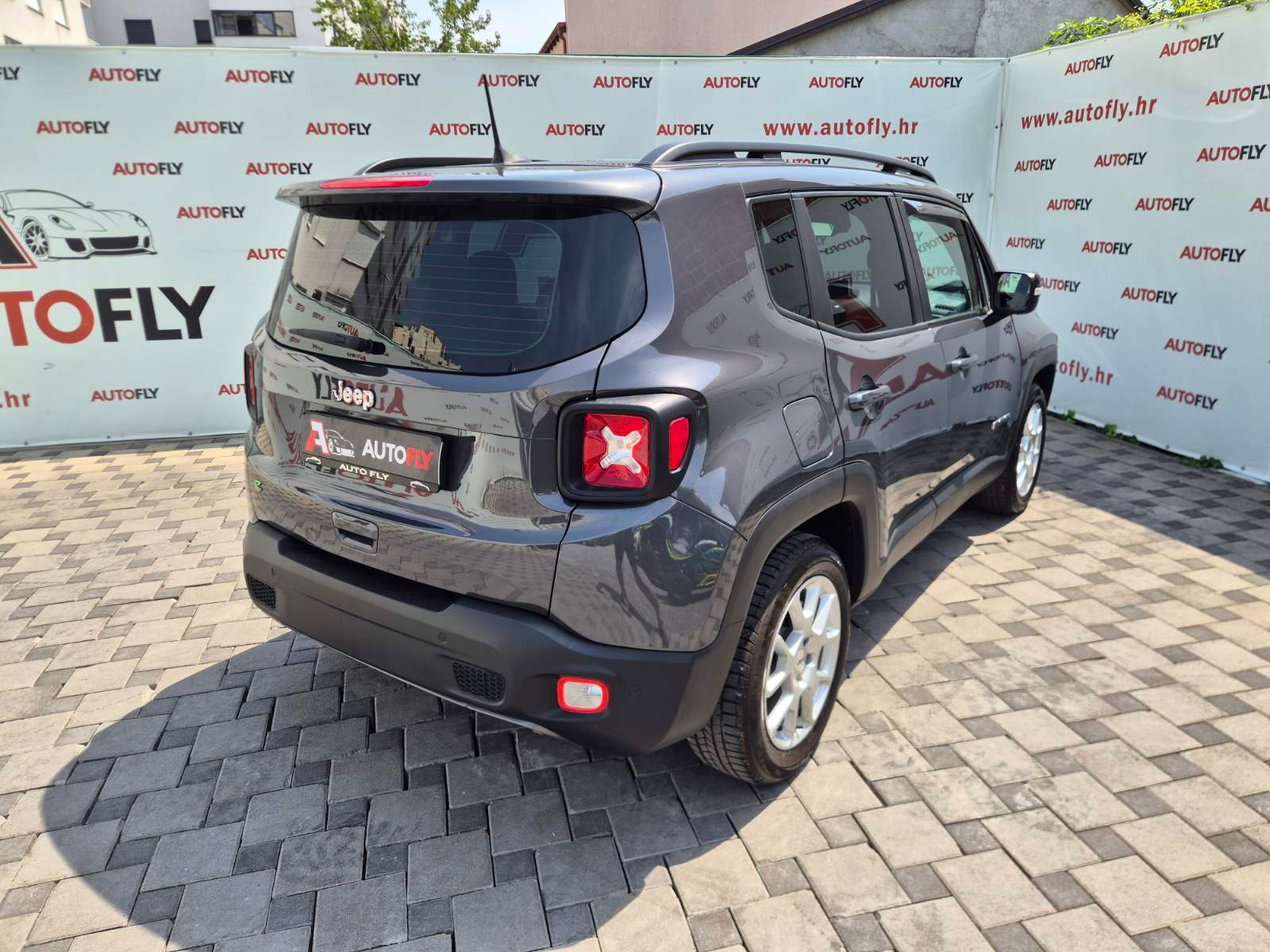 2023 Jeep Renegade — fotografija 8