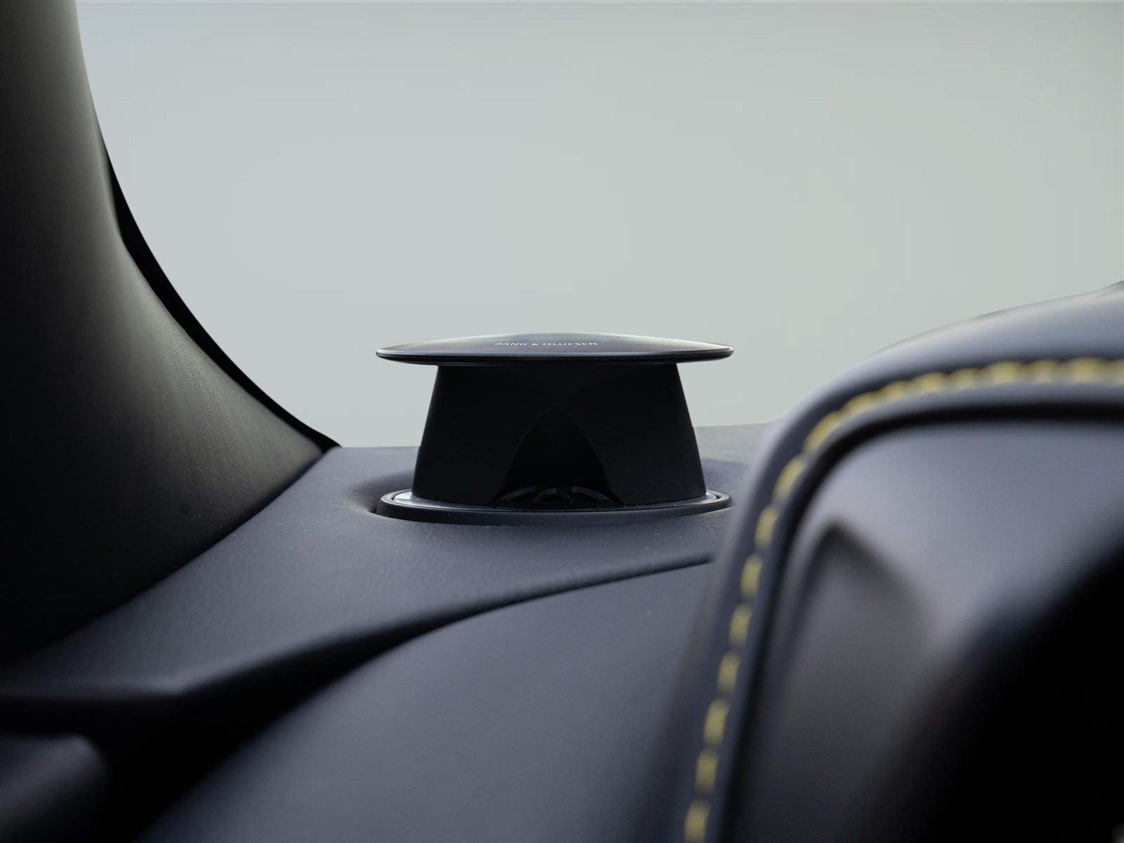 2022 Aston Martin DBS — fotografija 23