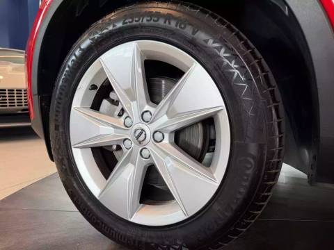 2023 Volvo XC40 — sličica 20