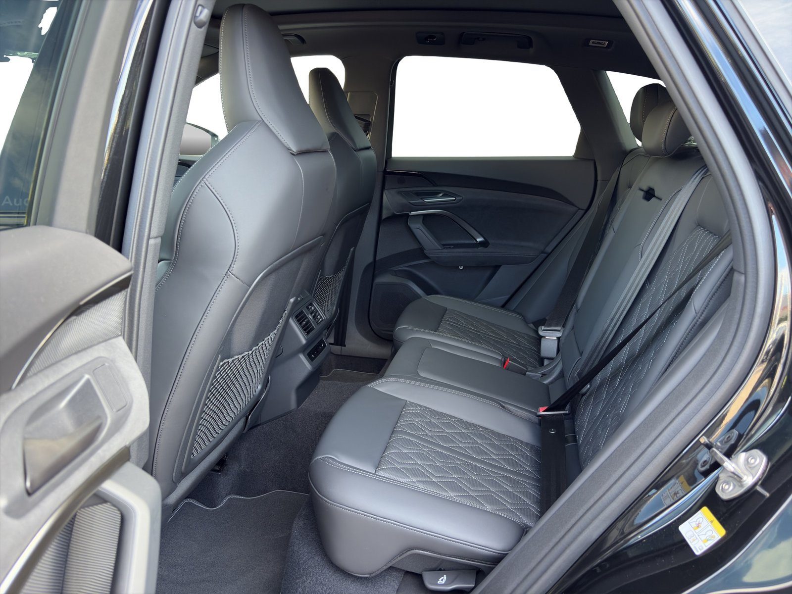 2026 Audi SQ5 S line — fotografija 12