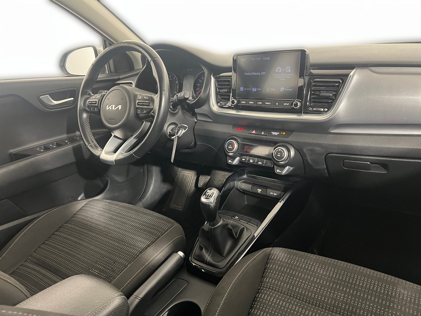 2022 Kia Stonic — fotografija 21