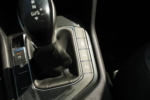 2021 Volkswagen Tiguan — sličica 17