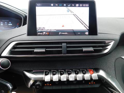 2017 Peugeot 3008 — sličica 13