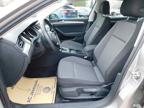 2017 Volkswagen Passat — sličica 8