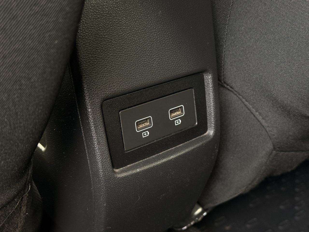 2022 Dacia Duster — fotografija 11