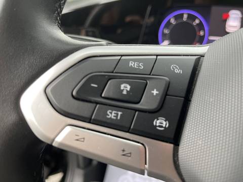 2024 Volkswagen Golf — sličica 23