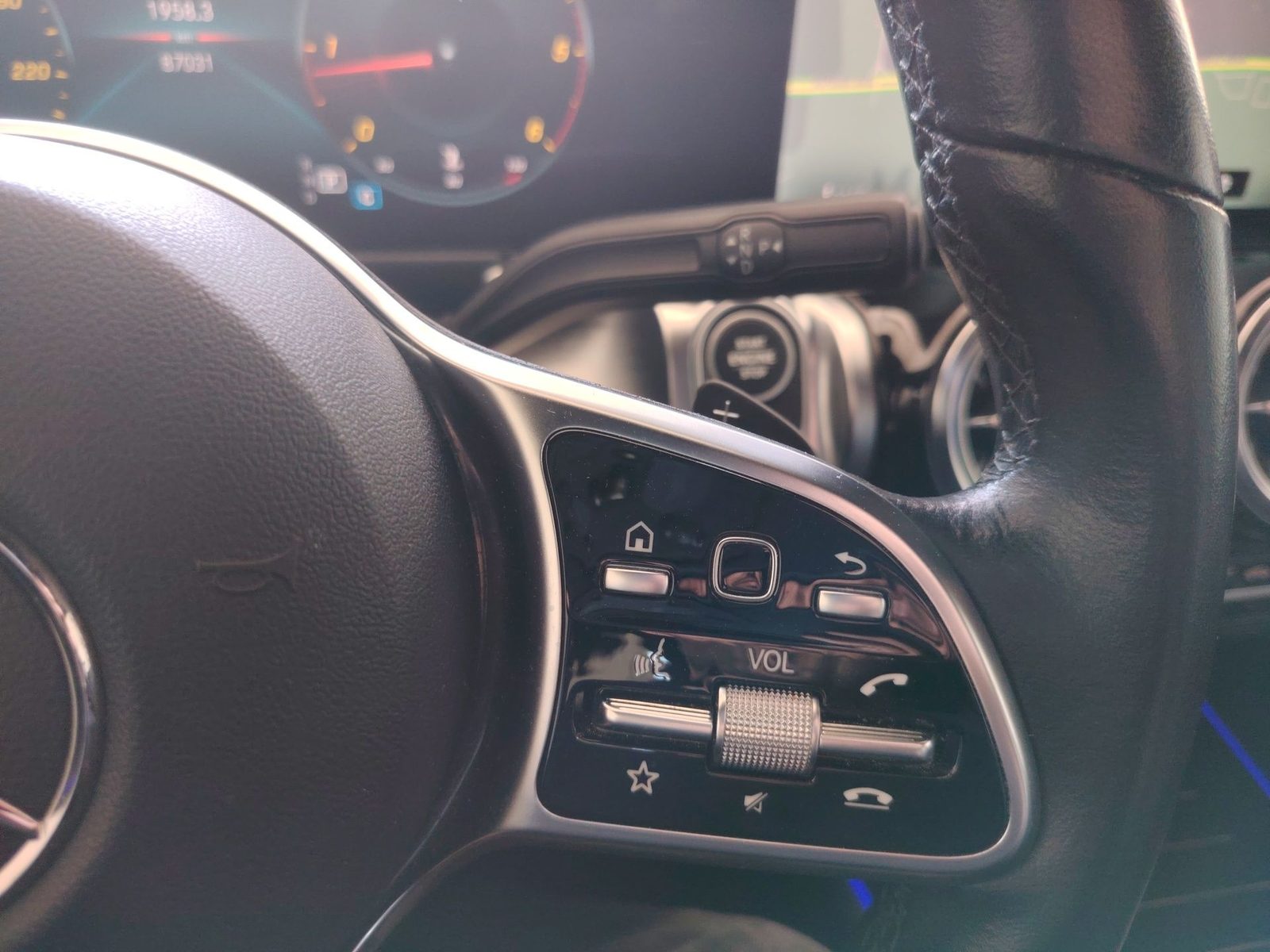 2023 Mercedes-Benz GLB — fotografija 28