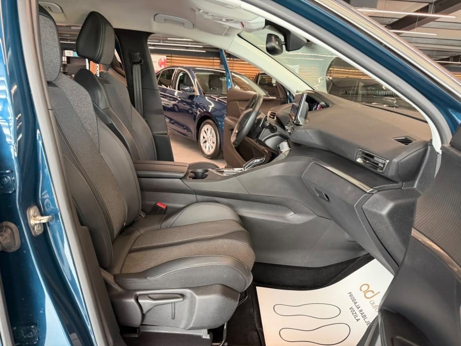 2023 Peugeot 3008 — fotografija 23