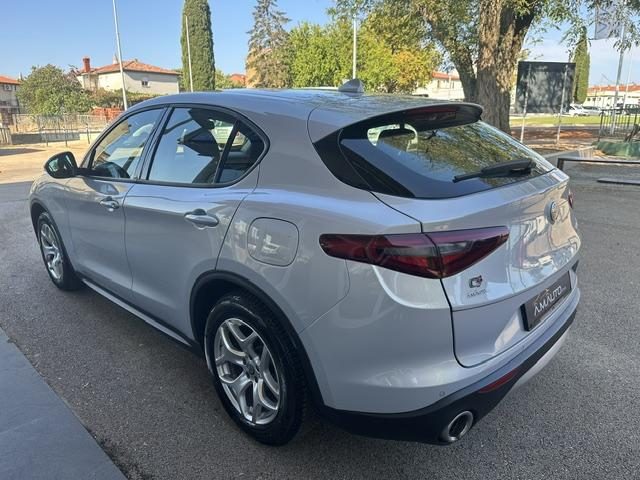 2021 Alfa Romeo Stelvio — fotografija 4