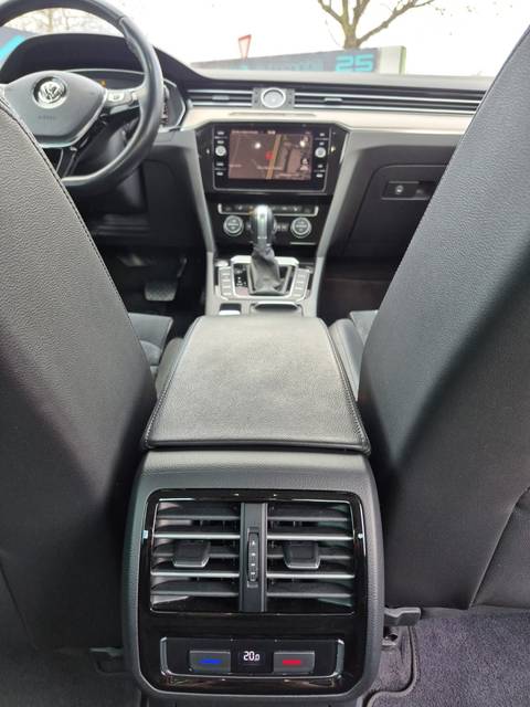 2018 Volkswagen Passat — sličica 22
