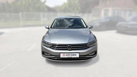 2021 Volkswagen Passat — sličica 2