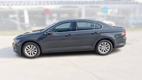 2017 Volkswagen Passat — sličica 4