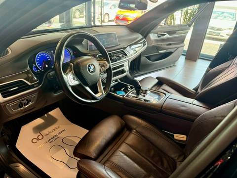 2017 BMW Serija 7 — sličica 12