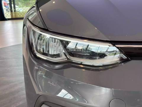 2020 Volkswagen Golf — sličica 28