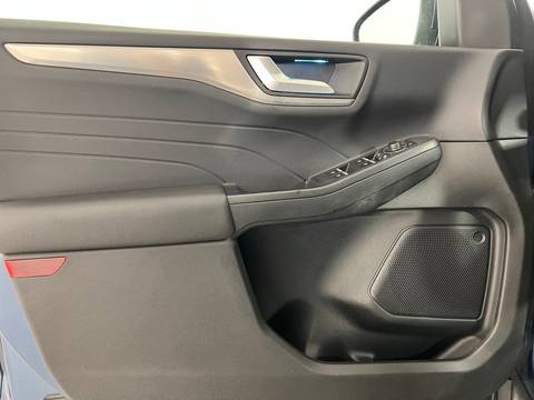 2023 Ford Kuga — sličica 14