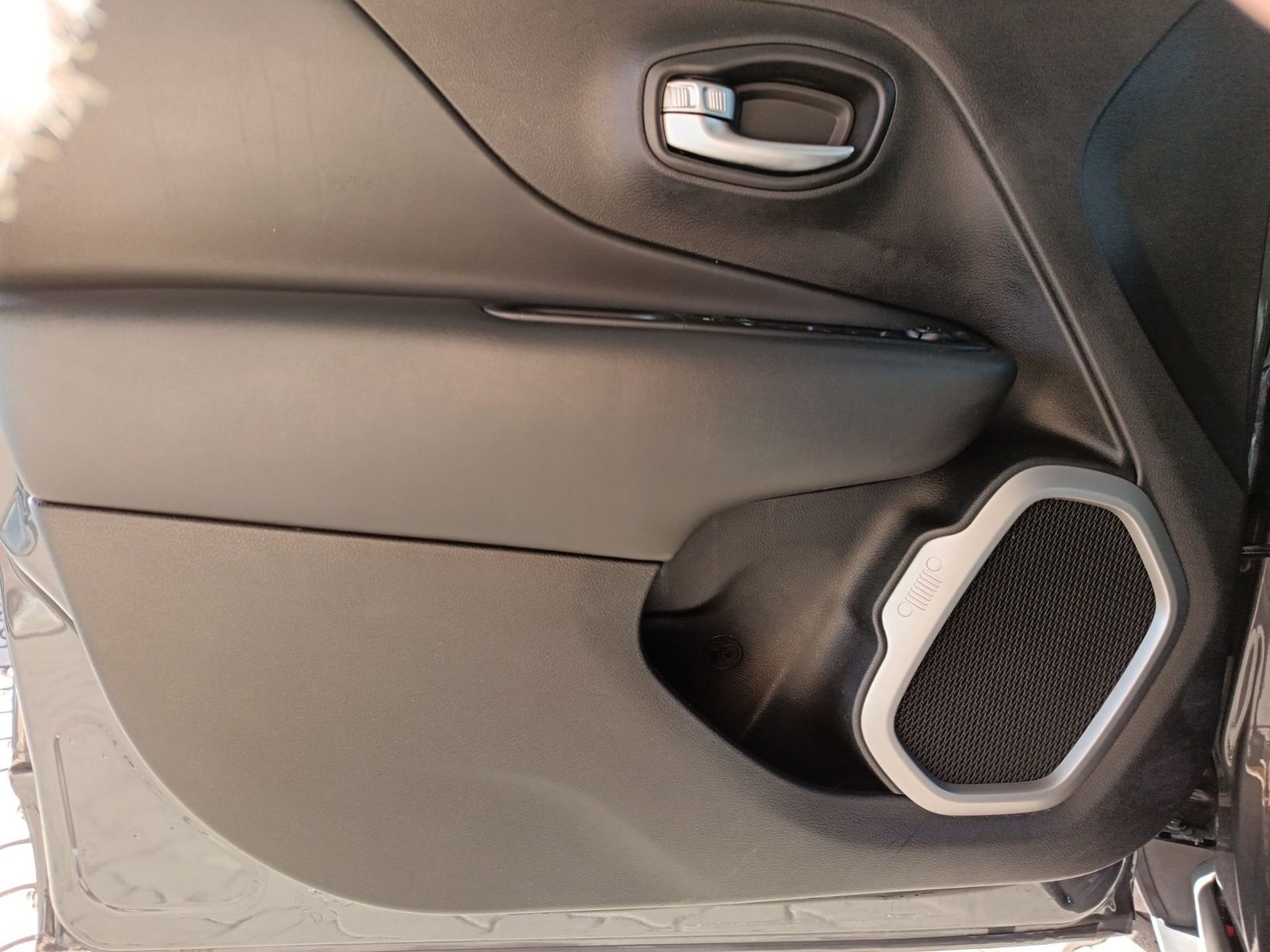 2022 Jeep Renegade — fotografija 14
